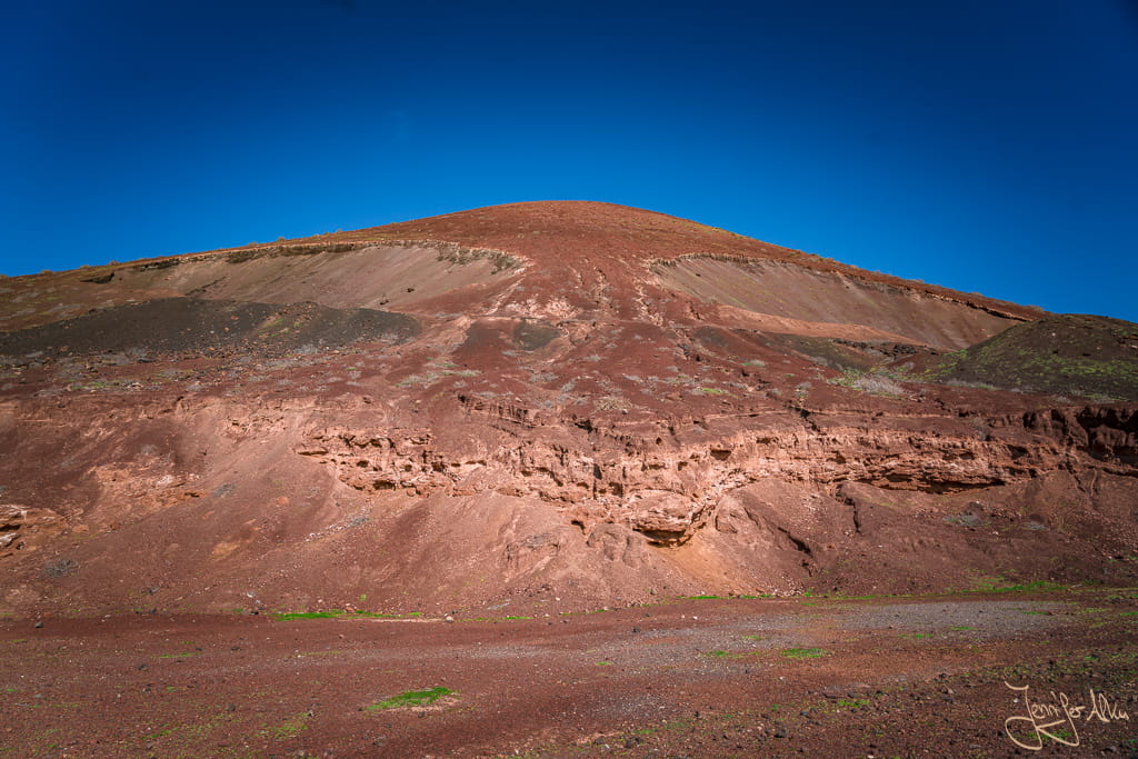 Montana Colorada auf Fuerteventura mit roter Vulkanlandschaft