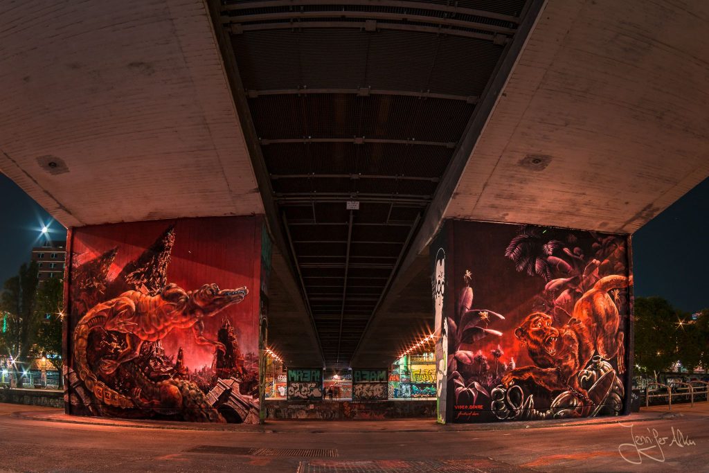 Graffiti Donaukanal Wien bei Nacht