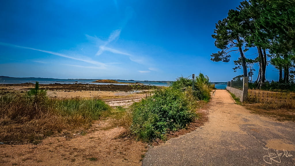 Ankunft am Meer in Vilanova de Arousa am Camino Espiritual
