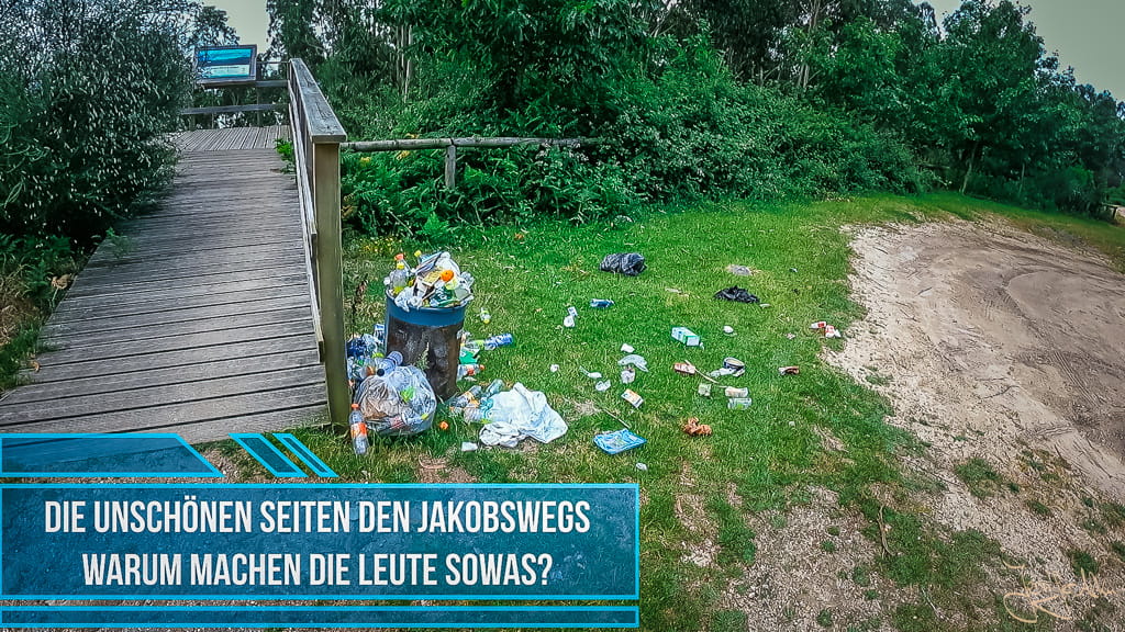 Müll neben dem Jakobsweg auf dem Camino Espiritual in Galicien