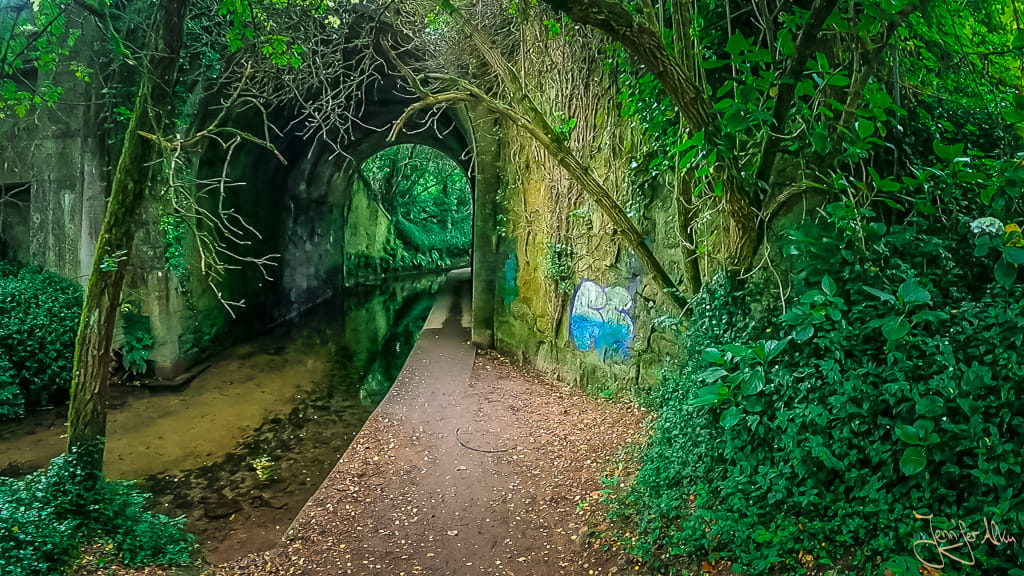 Tunnel auf dem portugiesischen Jakobsweg kurz vor Pontevedra.