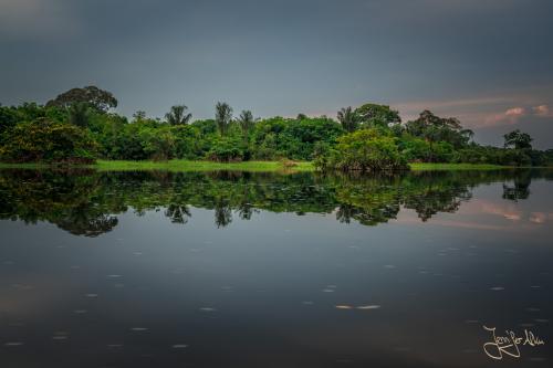 Wunderschöne Spiegelung im Wasser