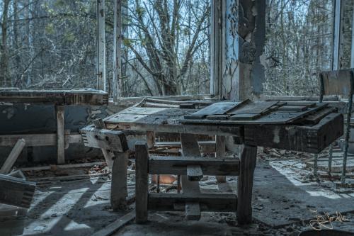 Die große verlassene Schule in Tschernobyl / Ukraine