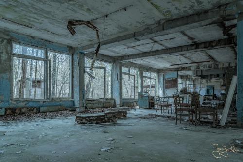 Die große verlassene Schule in Tschernobyl / Ukraine