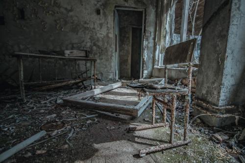 Die große verlassene Schule in Tschernobyl / Ukraine