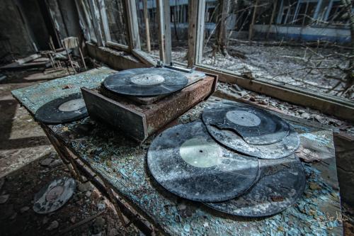 Die große verlassene Schule in Tschernobyl / Ukraine