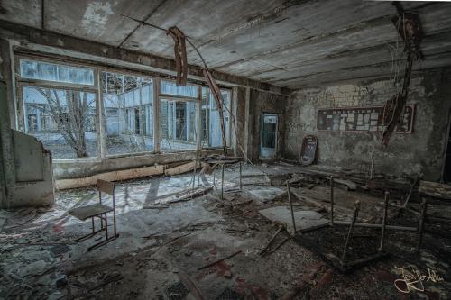 Die große verlassene Schule in Tschernobyl / Ukraine