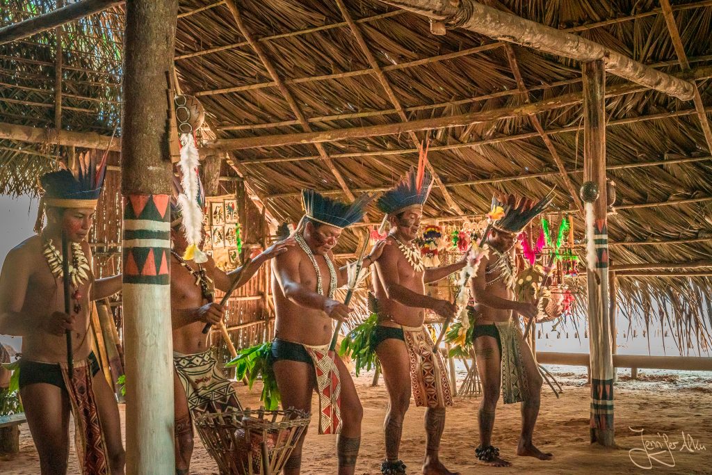 Indios im Amazonas Regenwald