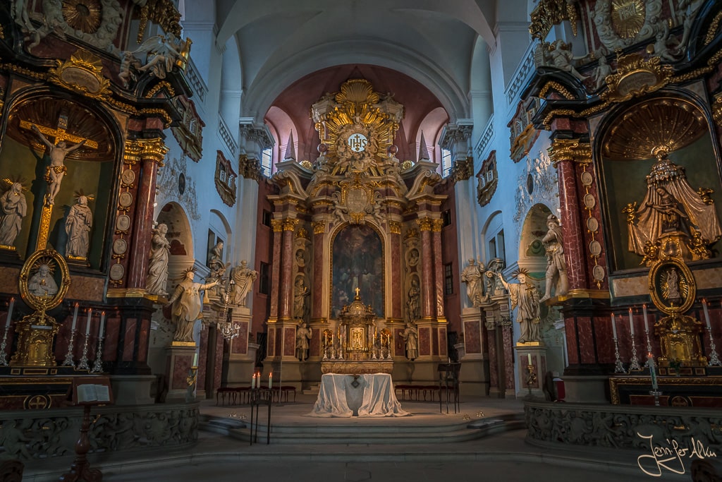 Dieses Bild ist eine Innenansicht der Martinskirche / Kirche Sankt Martin am Grünen Markt in Bamberg