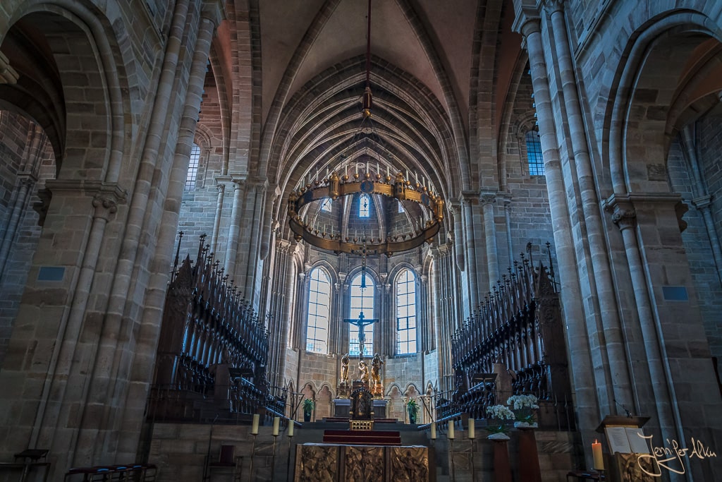 Dieses Bild zeigt den Altar vom Kaiserdom in Bamberg bei meinem Rundgang durch die Sehenswürdigkeiten von Bamberg