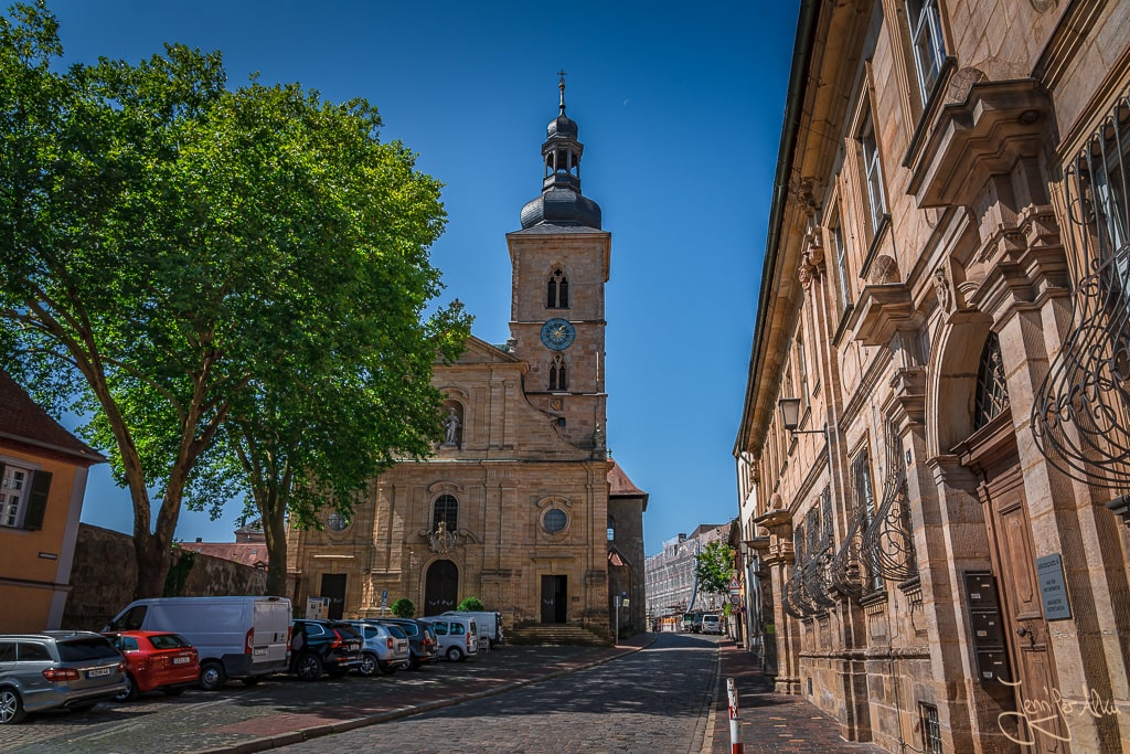 Dieses Bild zeigt eine Außenansicht der Jakobskirche in Bamberg