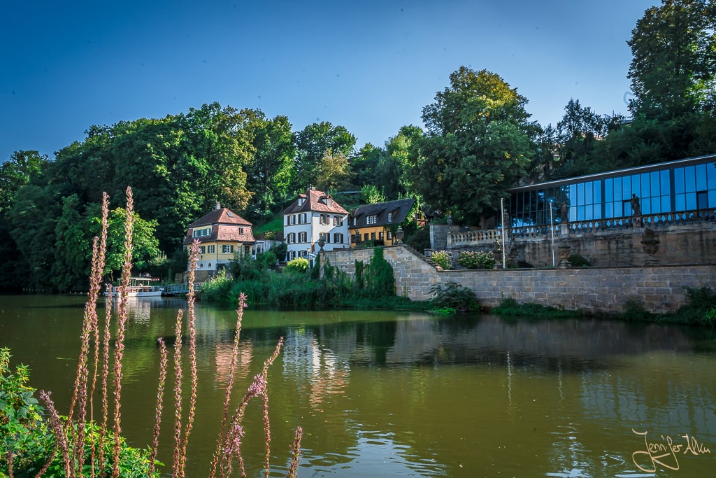 Dieses Bild ist an der Regnitz im Mühlenviertel entstanden. Es zeigt die Häuser auf der gegenüberliegenden Seite