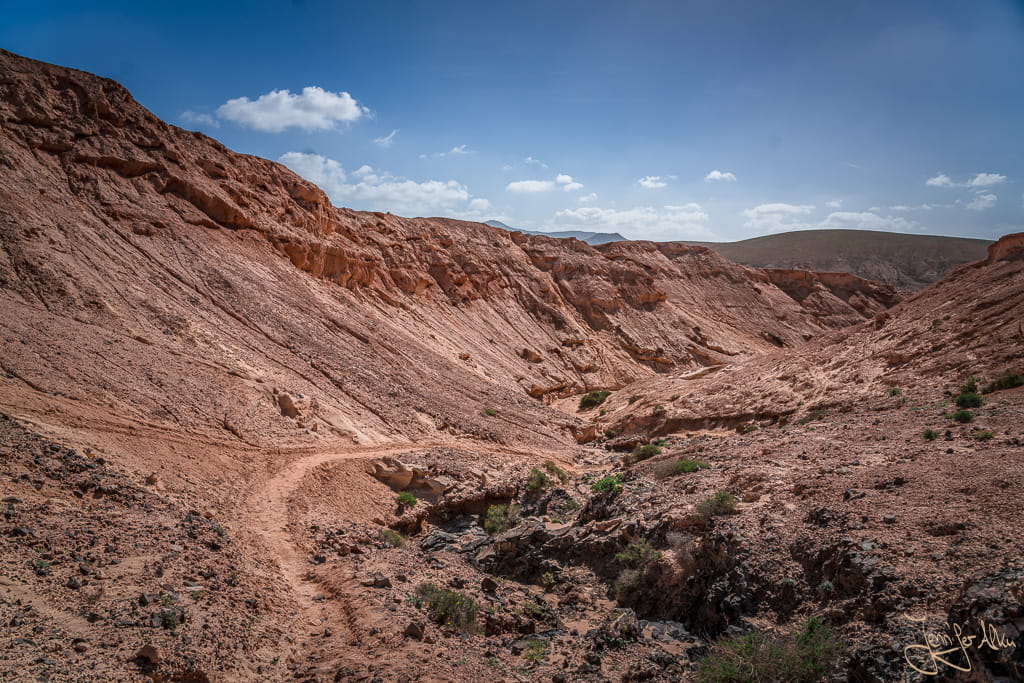 lick zurück in den Barranco Encantado Canyon mit Wanderweg