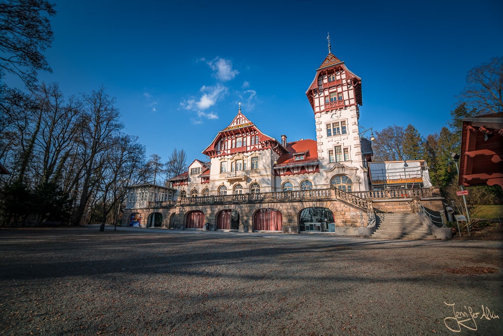 Dieses Bild zeigt den berühmten Rathausturm der Stadt Hof