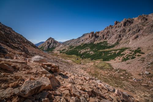 Der Blick zurück zur Laguna Toncek beim Aufstieg zur Laguna Schmoll
