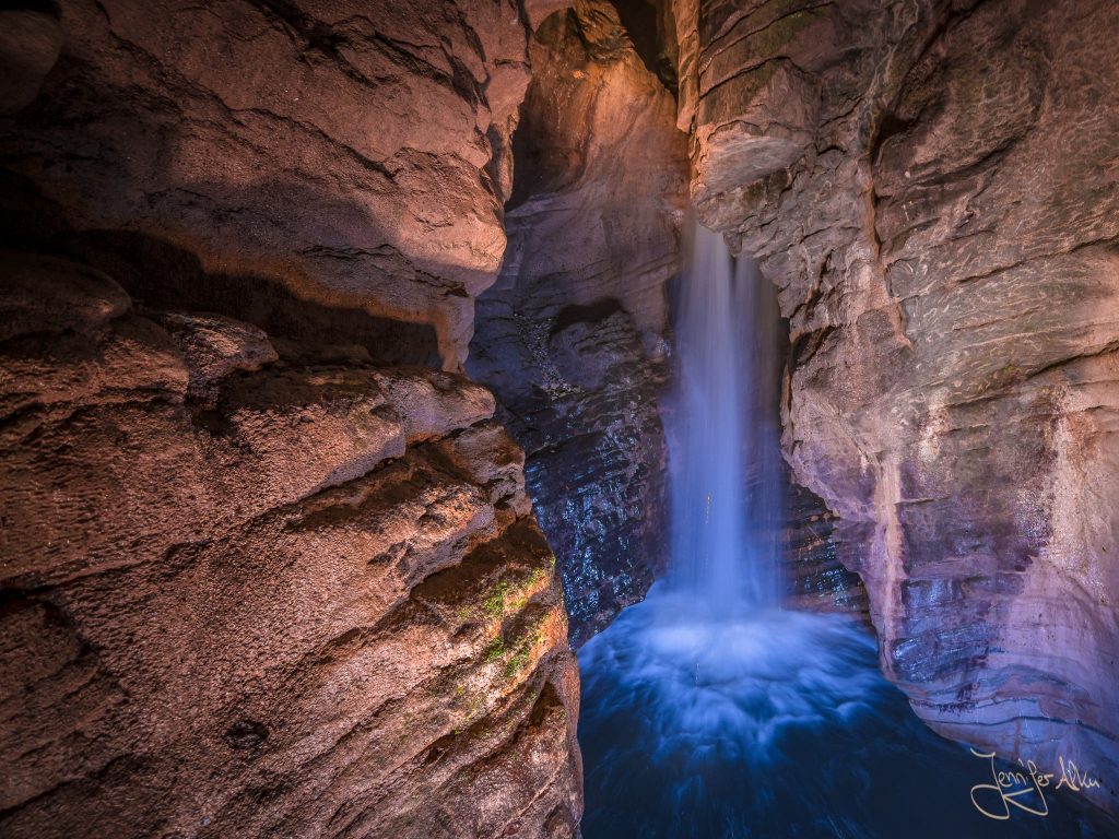 Dieses Bild zeigt den Wasserfall in der unteren Schlucht vom Varone Wasserfall
