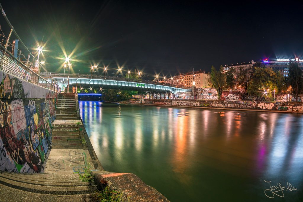 Donaukanal Wien bei Nacht