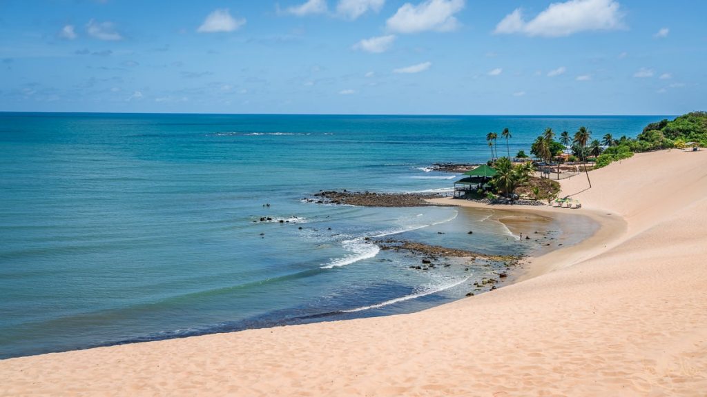 Dieses Bild zeigt den Strand von Genipabu bei Natal in Brasilien.