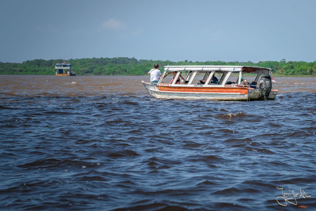 Die Mündung des Rio Negro in den Amazonas