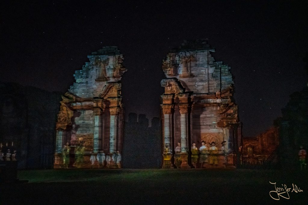 Lichtershow / Lasershow in den Ruinen von San Ignacio Mini