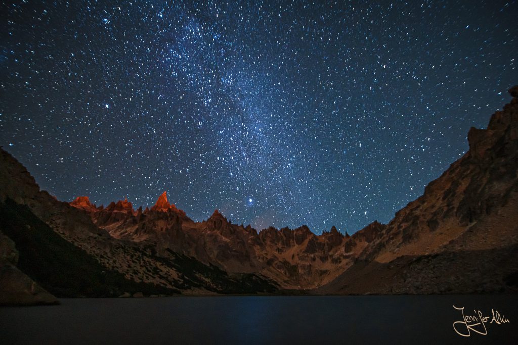 Nachtaufnahme von der Laguna Toncek  in der Nähe von Bariloche / Argentinien