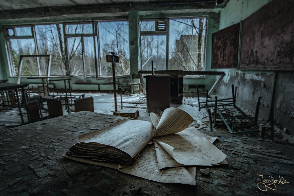 Fotografieren mit Weitwinkelobjektiv und Offenblende - Die verlassene Schule in Tschernobyl