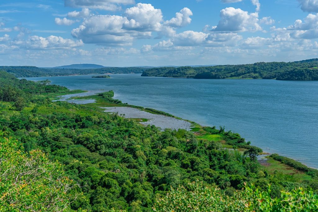 Dieses Bild zeigt die Aussicht über den Rio Parana im Parque provincial Teyú Cuaré