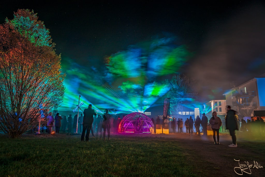 Dieses Bild zeigt die Lasershow bei Kronach leuchtet 2023