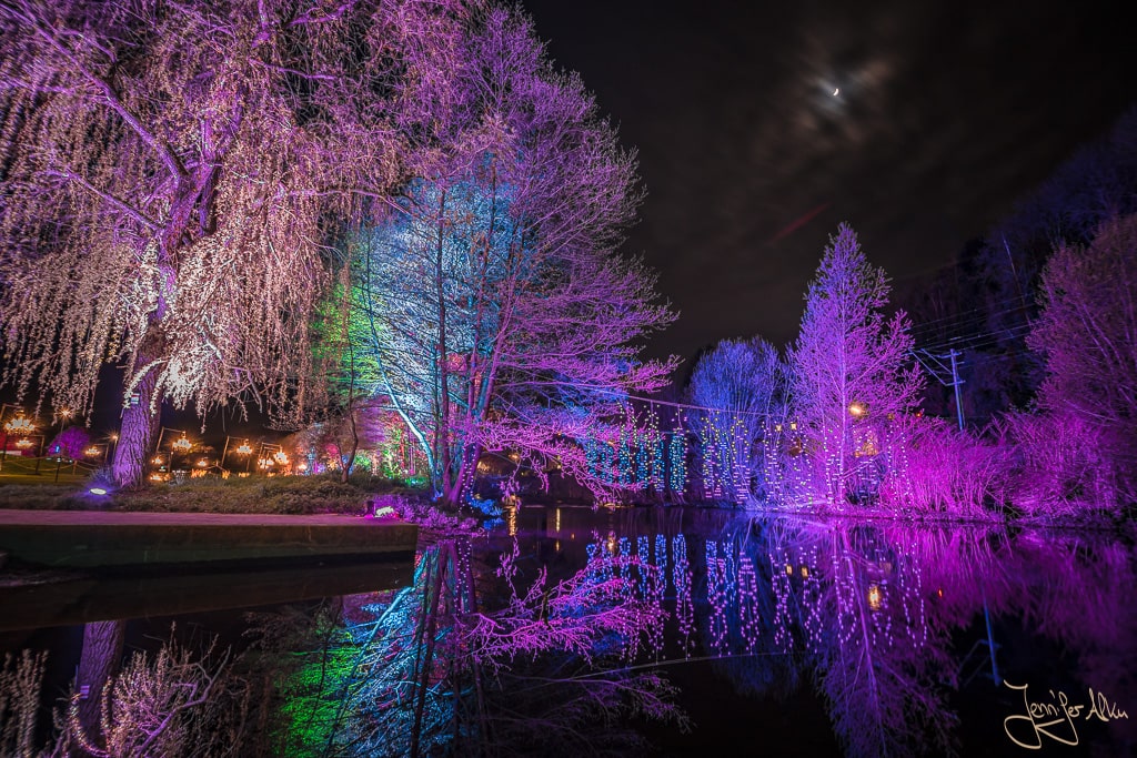Dieses Bild zeigt den Lichtpunkt Spielbälle des Lebens bei Kronach leuchtet 2023