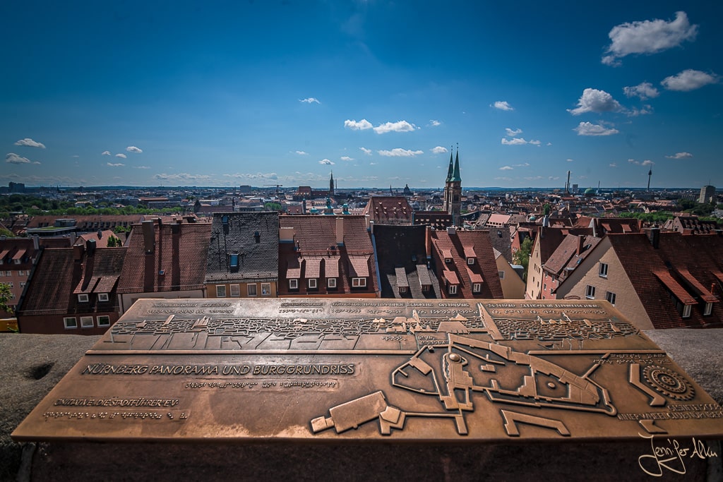 Dieses Bild zeigt die Aussicht von der Kaiserburg in Nürnberg auf die Altstadt