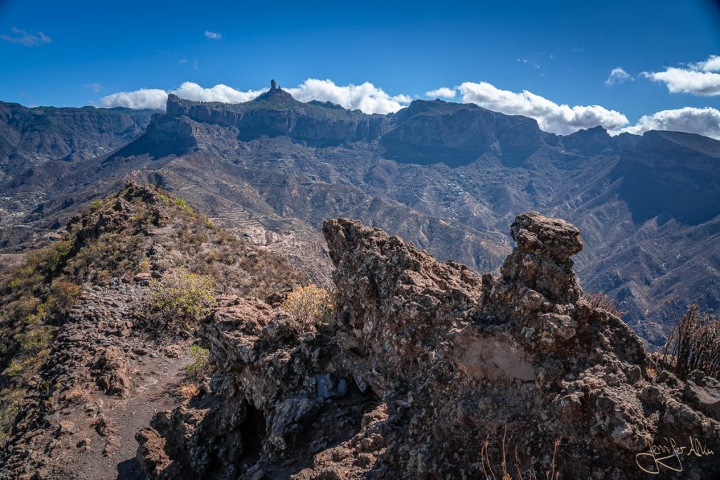 Dieses Bild zeigt die Aussicht vom Roque Bentayga in Richtung Roque Nublo / Gran Canaria
